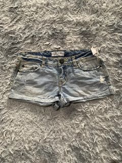 (Category: ) located in . Submitted by litsthrift (Listing ID 1468767739, Image 1). Description: .