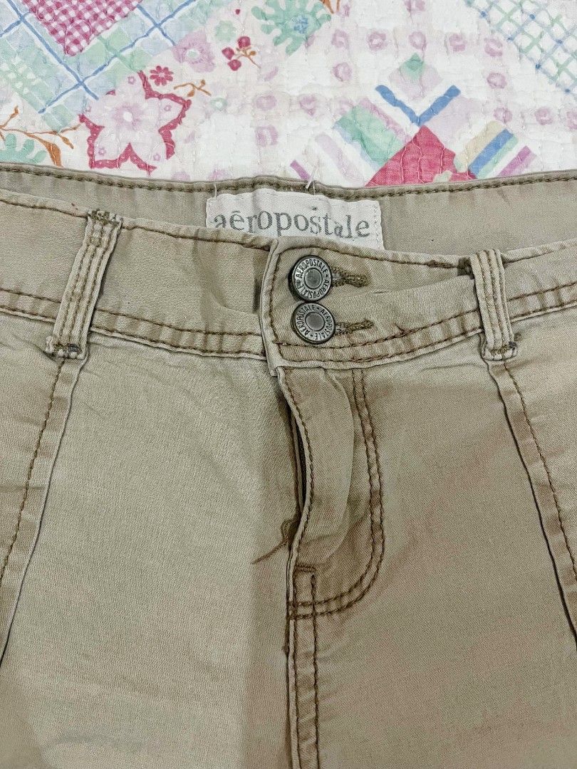 Aeropostale Lowrise shorts (Category: Shorts) located in Kalibo. Submitted by kkuma77 (Listing ID 1468787831, Image 2). Description: 𖥻 ׁ ׅ aeropostale ! ﹒ ◡◡ size: 28 | has a stain, check last photo (unsure if removable) 𝚌𝚕𝚊𝚒𝚖 : ₱200 ~ yours ! 📦 ; 𝙹𝚗𝚝 𝚘𝚗𝚕𝚢 ⋆.˚ | 𝙿𝙰𝚈𝙾 ✿︎ ⡞⠳⣄⣀⣠⠞⢷ ֹ۪ Visayas, Aklan !!.