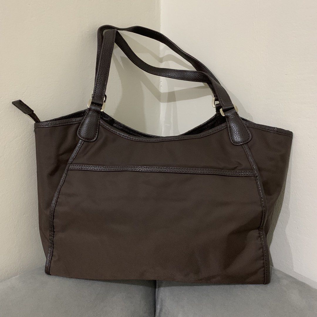 Agnes B tote (Category: Tote Bags) located in Surigao. Submitted by luxxbytm.ph (Listing ID 1468796409, Image 3). Description: Auth Agnes B.
