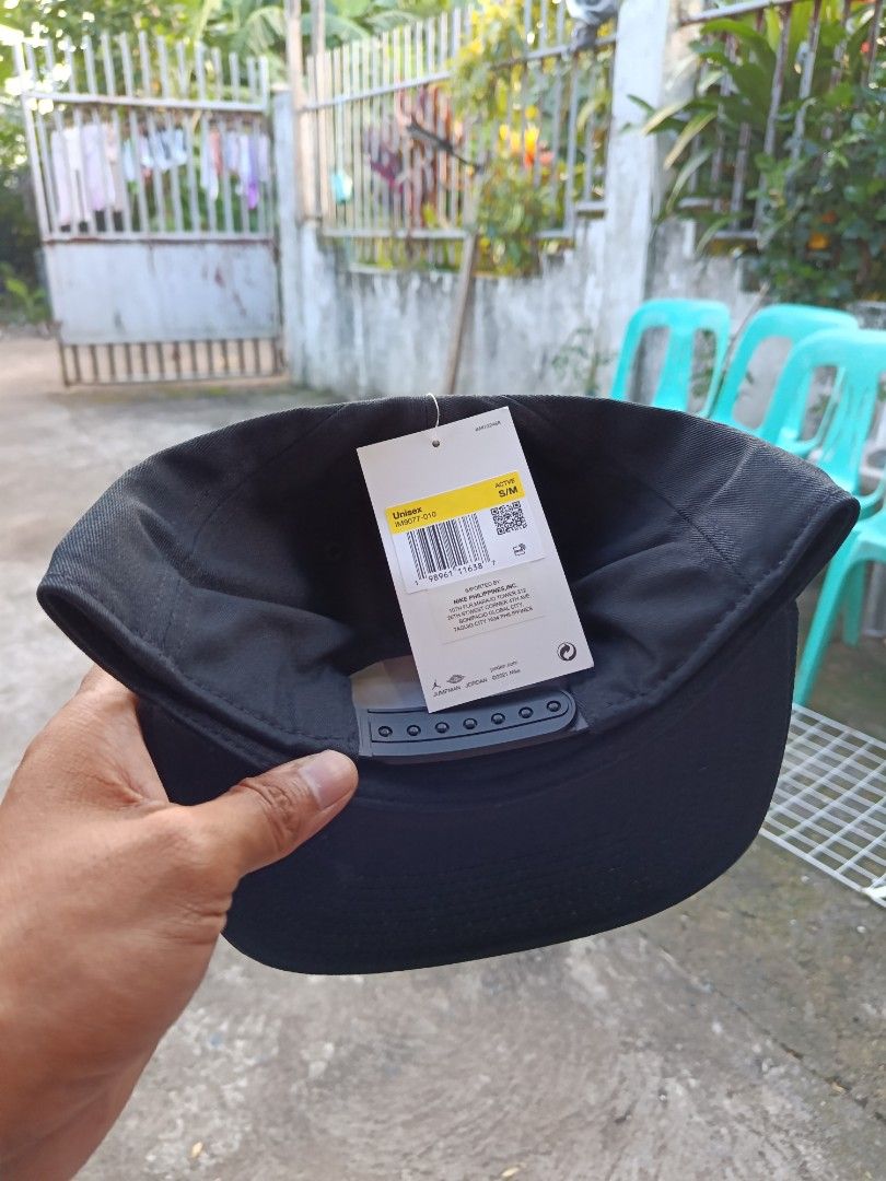 air jordan snapback (Category: Caps & Hats) located in Tigaon. Submitted by roland0402 (Listing ID 1468829239, Image 2). Description: brandnew jordan snapback got 2 size S/M and M/L brandnew and original x Lehitimong tunay 10x money back guranted if proven peke immitation or what so ever.