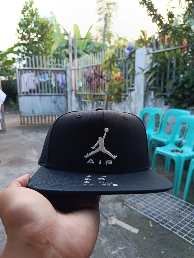 air jordan snapback (Category: Caps & Hats) located in Tigaon. Submitted by roland0402 (Listing ID 1468829239, Image 1). Description: brandnew jordan snapback got 2 size S/M and M/L brandnew and original x Lehitimong tunay 10x money back guranted if proven peke immitation or what so ever.