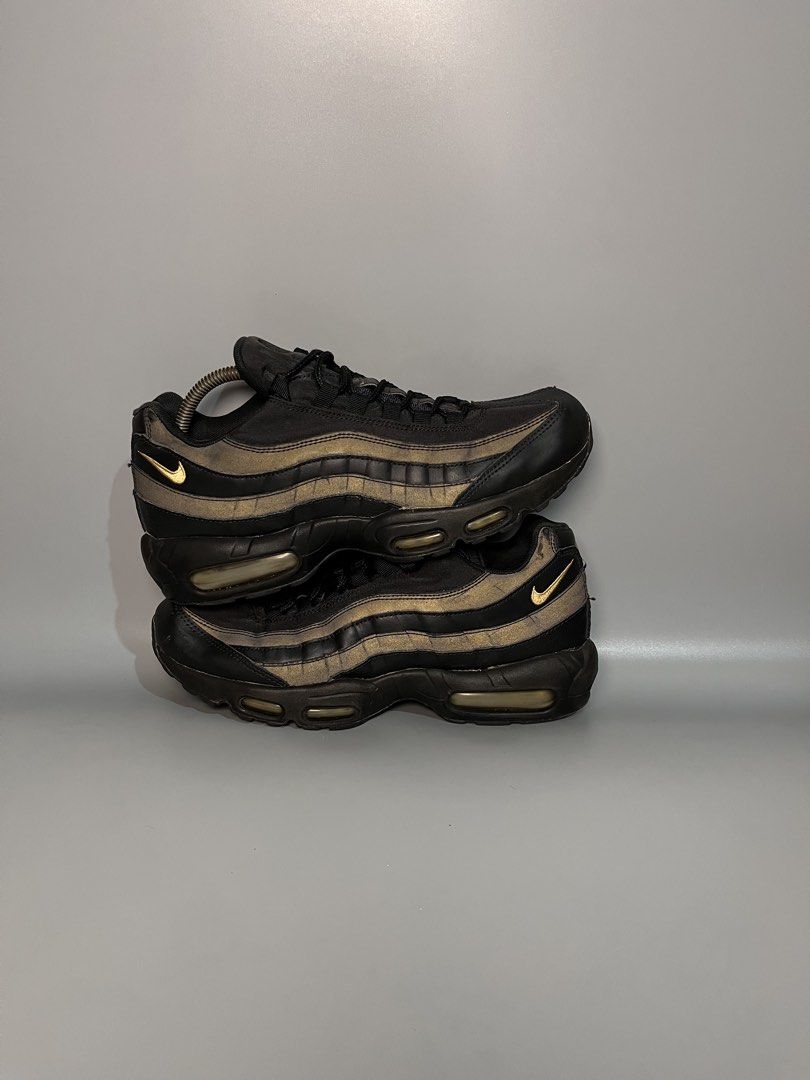 AIR MAX 95 “HIDDEN REFLECTORIZE” (Category: Sneakers) located in Gingoog City. Submitted by zoronatics23 (Listing ID 1468804248, Image 2). Description: AM 95 “HIDDEN REFLECTORIZE” VGOOD CONDITION 10 US MENS ISSUE: MINIMAL SIGN OF USAGE 1780 FREESHIP MINDANAO LOC.