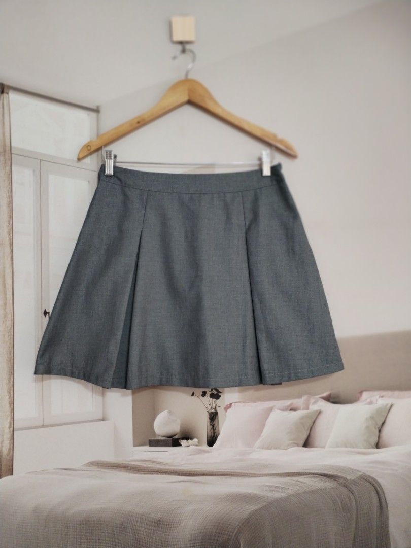 Air space skort (Category: Shorts) located in Lucena. Submitted by styleddsc (Listing ID 1468927026, Image 2). Description: Fits 29-30"waistline.