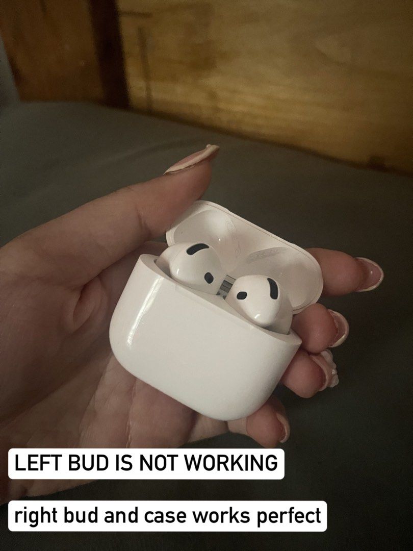 Airpods 4 non ANC (READ DESCRIPTION) (Category: Earphones) located in Guiguinto. Submitted by jaja_0310 (Listing ID 1468727944, Image 2). Description: LEFT BUD IS NOT WORKING ANYMORE however, the case and right bud still works perfect. inclusions: - unit - box.
