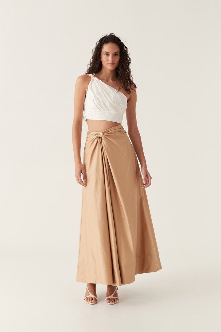 Aje Clarity One Shoulder Top (Category: Others Tops) located in Butuan. Submitted by wear.next (Listing ID 1468728103, Image 2). Description: Size 12 (per the tag) Fits L-XL Authentic .