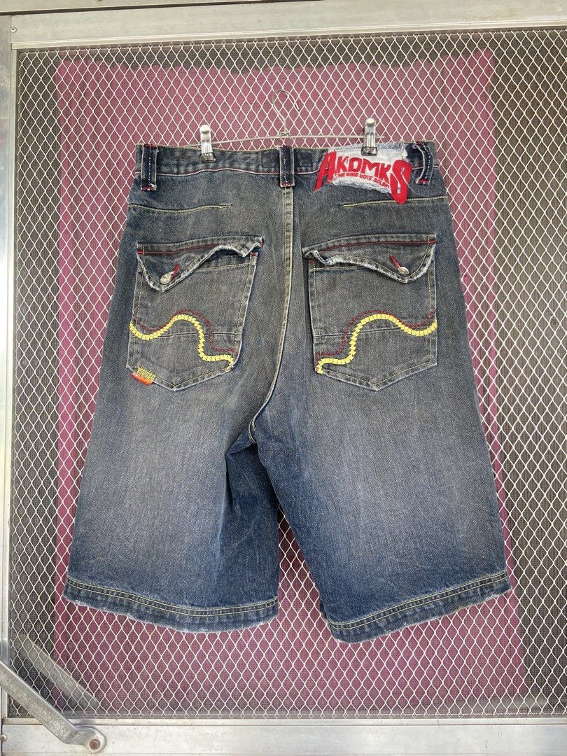 Akademiks jorts (Category: Shorts) located in Pasig City. Submitted by tindaniyhuri (Listing ID 1468801195, Image 2). Description: Akademiks jorts Size W32 L 23 Issue minimal paints non visible Need wash Nego .