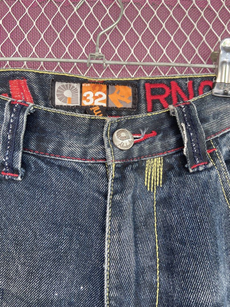 Akademiks jorts (Category: Shorts) located in Pasig City. Submitted by tindaniyhuri (Listing ID 1468801195, Image 3). Description: Akademiks jorts Size W32 L 23 Issue minimal paints non visible Need wash Nego .