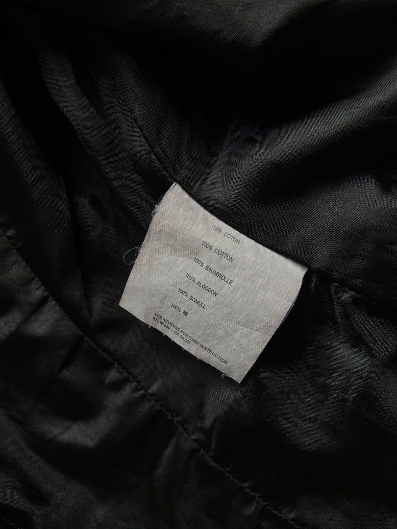Alexander McQueen Black Blazer Jacket (Category: Coats, Jackets and Outerwear) located in Bulacan. Submitted by handmedownfinds (Listing ID 1468717929, Image 3). Description: - Brand: Alexander McQueen - Size: 6 (Philippine fit guide available upon request) - Color: Classic Black - Material: 100% Cotton - Design: Structured fit, shawl lapel, padded shoulders, and front pocket flaps - Sleeves: Three-quarter length - Closure: Single button front - 