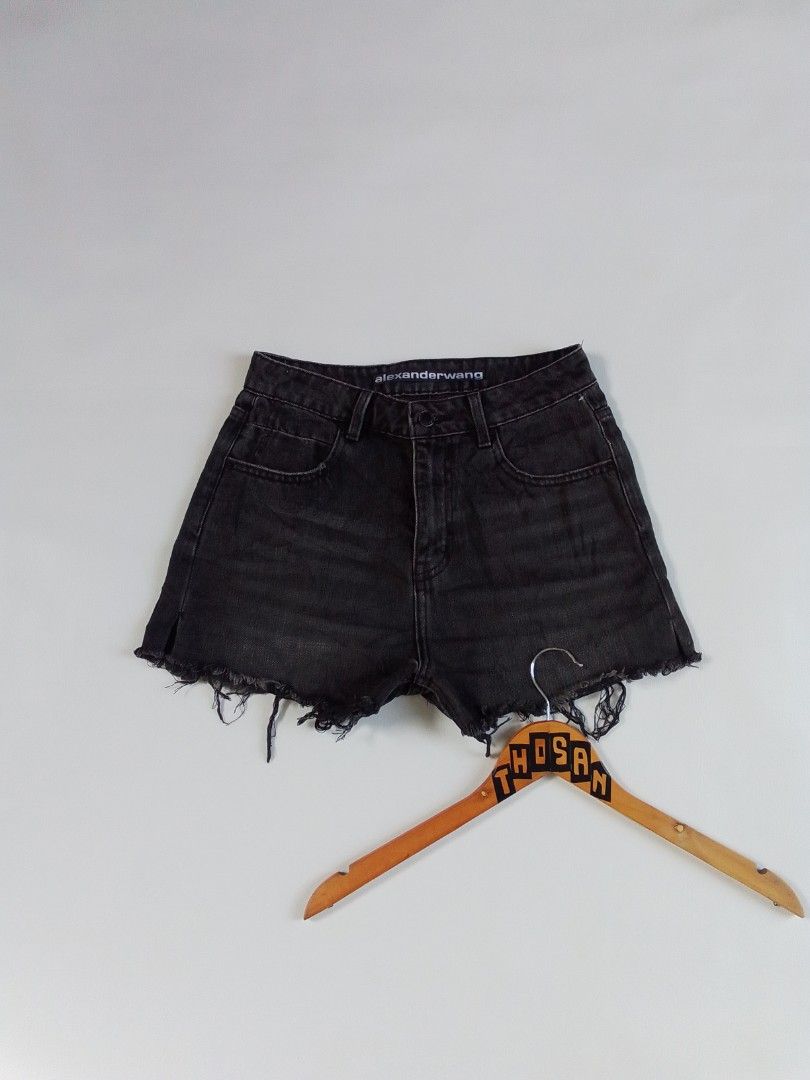 Alexander Wang Bite High Rise Denim Shorts (Category: Shorts) located in Malilipot. Submitted by santosbolofer (Listing ID 1468734014, Image 1). Description: Alexander Wang Bite High Rise Denim wash Size 27-28 Length 12.5 Very good condition minor hairline leather 300 plus sf Loc. Bicol📌.