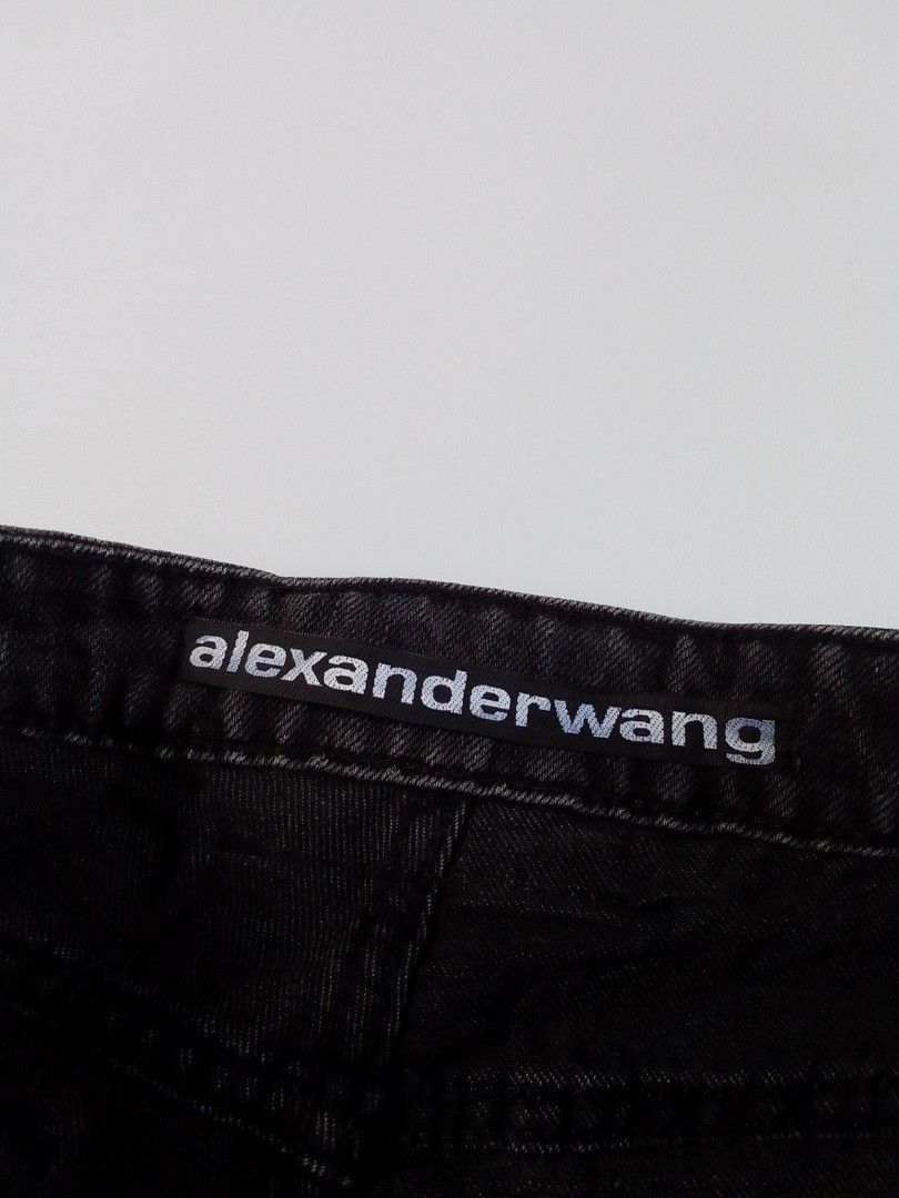Alexander Wang Bite High Rise Denim Shorts (Category: Shorts) located in Malilipot. Submitted by santosbolofer (Listing ID 1468734014, Image 3). Description: Alexander Wang Bite High Rise Denim wash Size 27-28 Length 12.5 Very good condition minor hairline leather 300 plus sf Loc. Bicol📌.