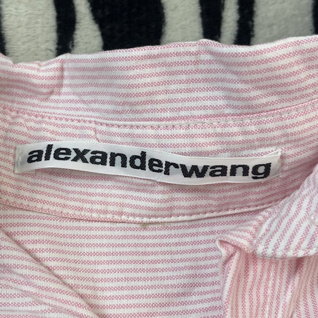 Alexander wang bottom down polo (Category: Longsleeves) located in Manila. Submitted by royaldripmanila (Listing ID 1468930019, Image 2). Description: No issue W17 L25-28.