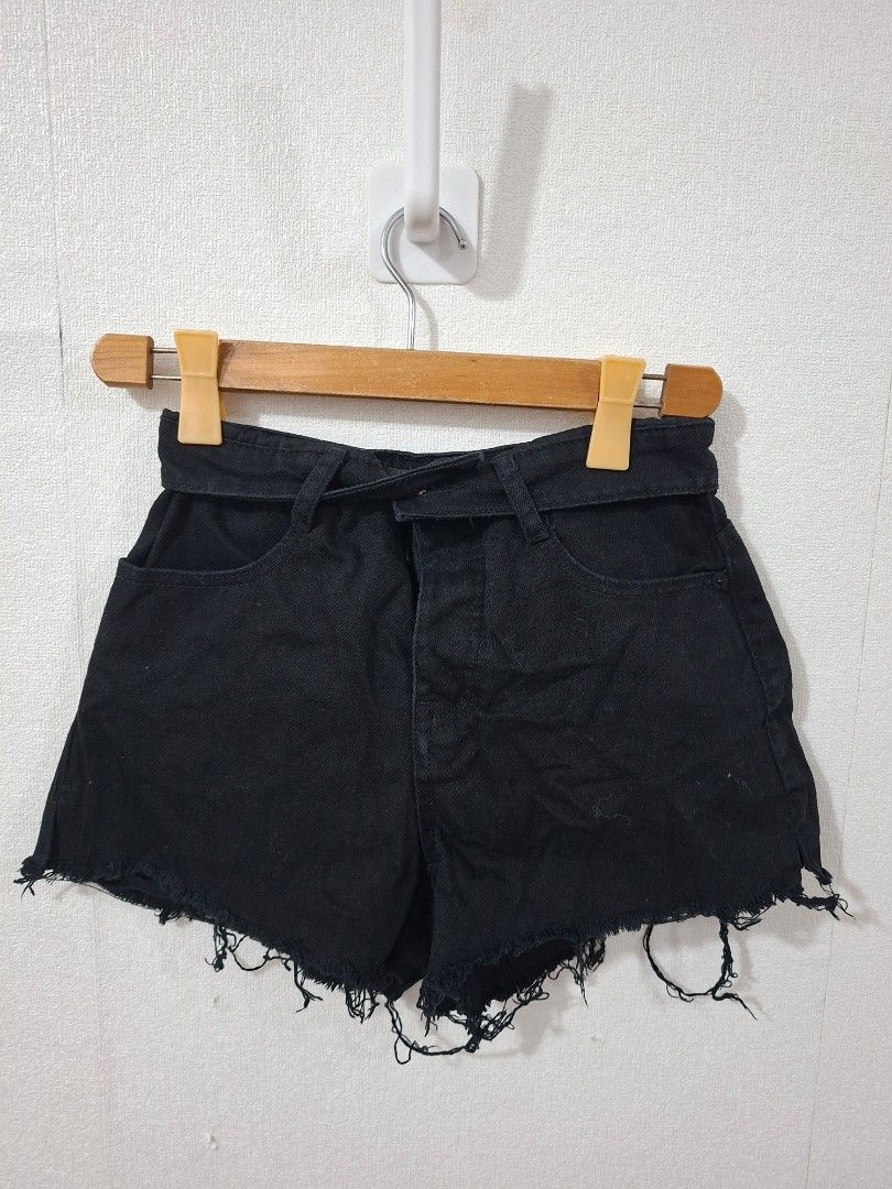 Alexander Wang denim short (Category: Shorts) located in Cavite. Submitted by labbudds20 (Listing ID 1468927524, Image 2). Description: Alexander Wang denim short size small waistline 26 to 27 length 11 inches excellent condition see pictures for details.