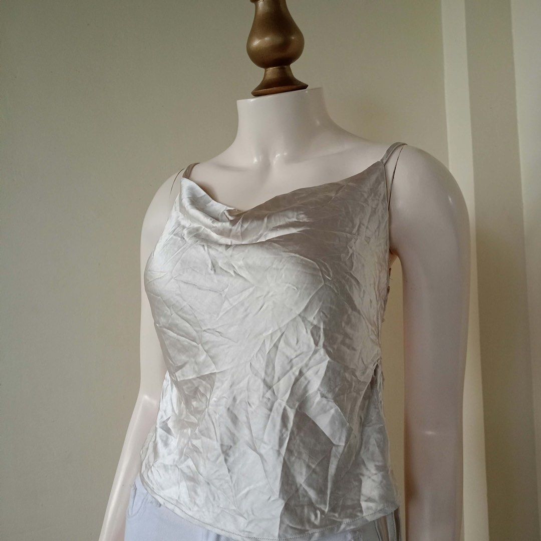 Ally cowl top (Category: Others Tops) located in Barugo. Submitted by green.trendsetter (Listing ID 1468762869, Image 1). Description: AUSSIE PRELOVED FINDS Australian brand tops. Shop your next wardrobe favourite at a preloved price! 📌 SHOP REMINDERS — PLEASE READ BEFORE BUYING ❌ NO CANCELLATION once your order is confirmed. ❌ NO FUSSY BUYERS — please read the details and check all photos before buying. ❌ NO RETURN / NO EXCHANGE. ❌ NO RUSH SHIP