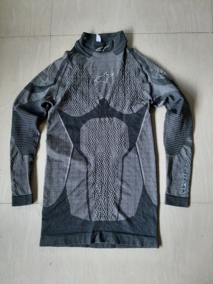 Alpinestars Ride Tech Winter Baselayer Top (Category: Coats, Jackets and Outerwear) located in Himamaylan. Submitted by thriftsouth6108 (Listing ID 1468850879, Image 1). Description: Alpinestars Ride Tech Winter Baselayer Top dimes: 15 x 27 ( Stretchable fabric ) XL-XXl on tag but also can fit to large as new condition no issue Colorate: 10/10 condition: 9.8/10 Description Winter Tech Performance underwear is part of Alpinestars’ range of base la