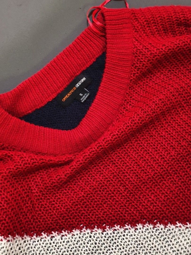 Ambiance Apparel Sweater (Category: Coats, Jackets and Outerwear) located in Toledo. Submitted by thejosepharchiveonig (Listing ID 1468730816, Image 2). Description: 24W | 23L no issue.