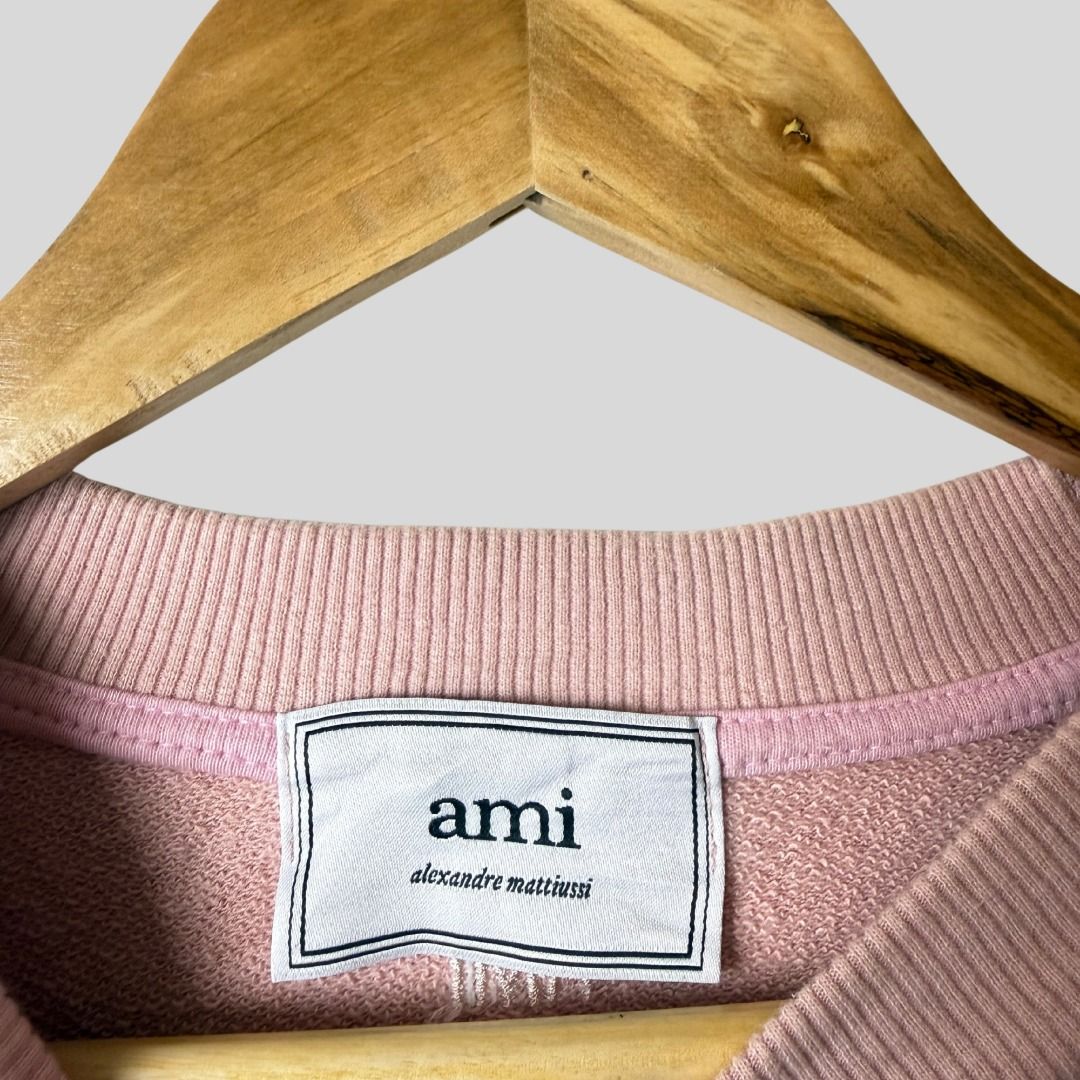 AMI BIG LOGO CREWNECK (Category: Coats, Jackets and Outerwear) located in La Trinidad. Submitted by suave.arc (Listing ID 1468853580, Image 3). Description: AMI BIG LOGO CREWNECK EXCELLENT CONDITION SIZE: L ( 23x25 ) LOCATION: BAGUIO CITY / LA TRINIDAD SHIPPING via JNT.