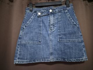 (Category: ) located in . Submitted by aemcloset (Listing ID 1468861988, Image 1). Description: .
