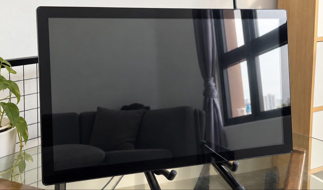 Android Touchscreen TV (Category: TV) located in Petaling Jaya. Submitted by saraysmn (Listing ID 1468798034, Image 1). Description: - Android touchscreen TV running version 8.1.0 - HDMI available - 34 inch - Good Condition 9/10.