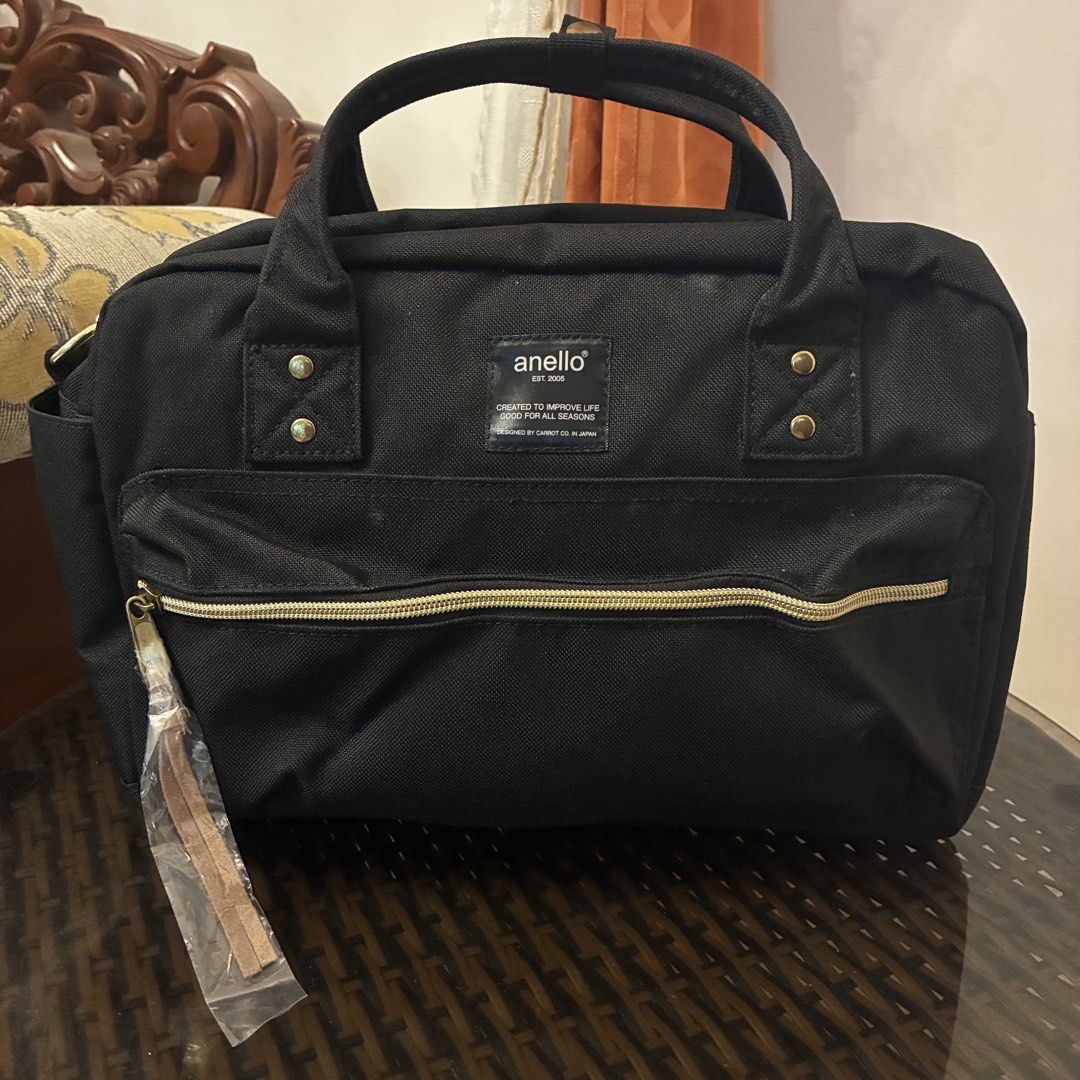 Anello Mini Boston 2-Way Shoulder Bag - Black (Category: Shoulder Bags) located in Quezon City. Submitted by kc.collections (Listing ID 1468767438, Image 1). Description: Brand new, never used, zero issues RFS: Decluttering. Unused gift.