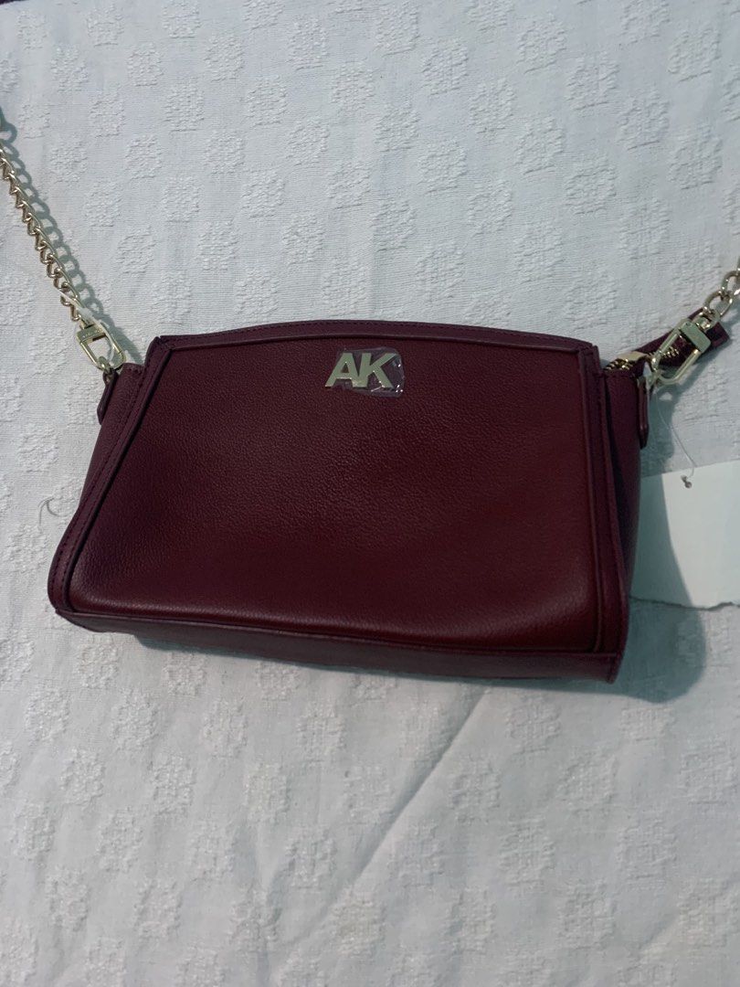 Anne klein (Category: Shoulder Bags) located in Bayombong. Submitted by johnestrell315 (Listing ID 1468867096, Image 2). Description: Offf.