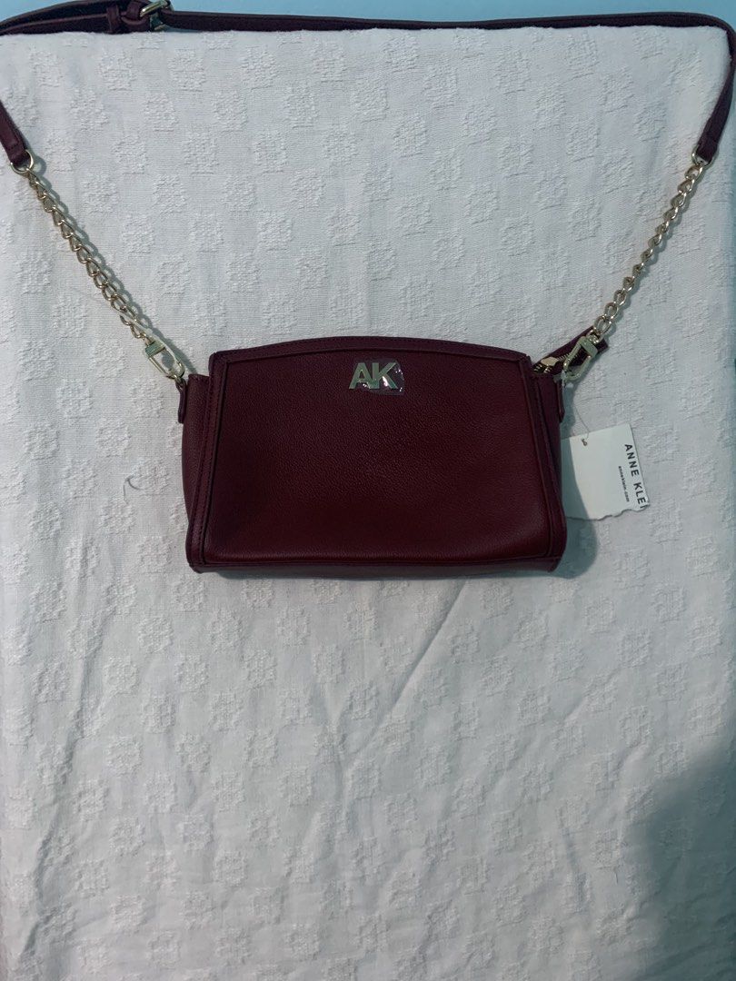 Anne klein (Category: Shoulder Bags) located in Bayombong. Submitted by johnestrell315 (Listing ID 1468867096, Image 1). Description: Offf.