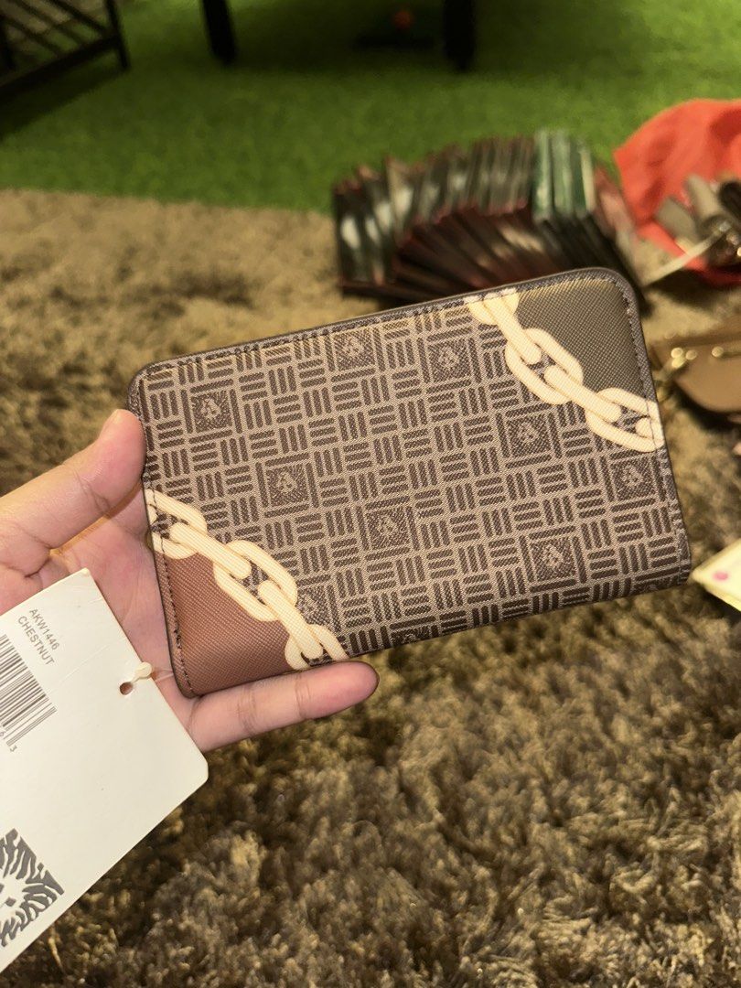 Anne Klein bifold wallet (Category: Wallets & Card Holders) located in Pasig City. Submitted by thesipsnapofficial (Listing ID 1468844189, Image 2). Description: .