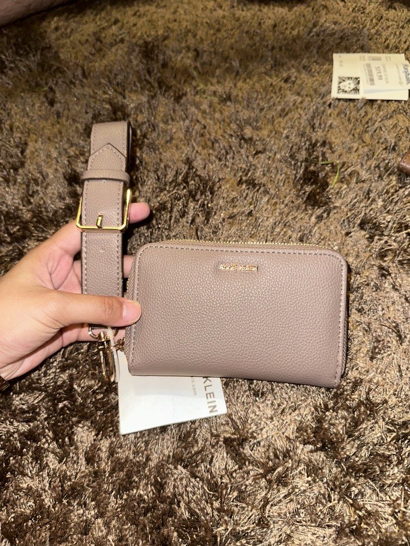 Anne Klein Z/A Wallet (Category: Wallets & Card Holders) located in Pasig City. Submitted by thesipsnapofficial (Listing ID 1468845572, Image 1). Description: .
