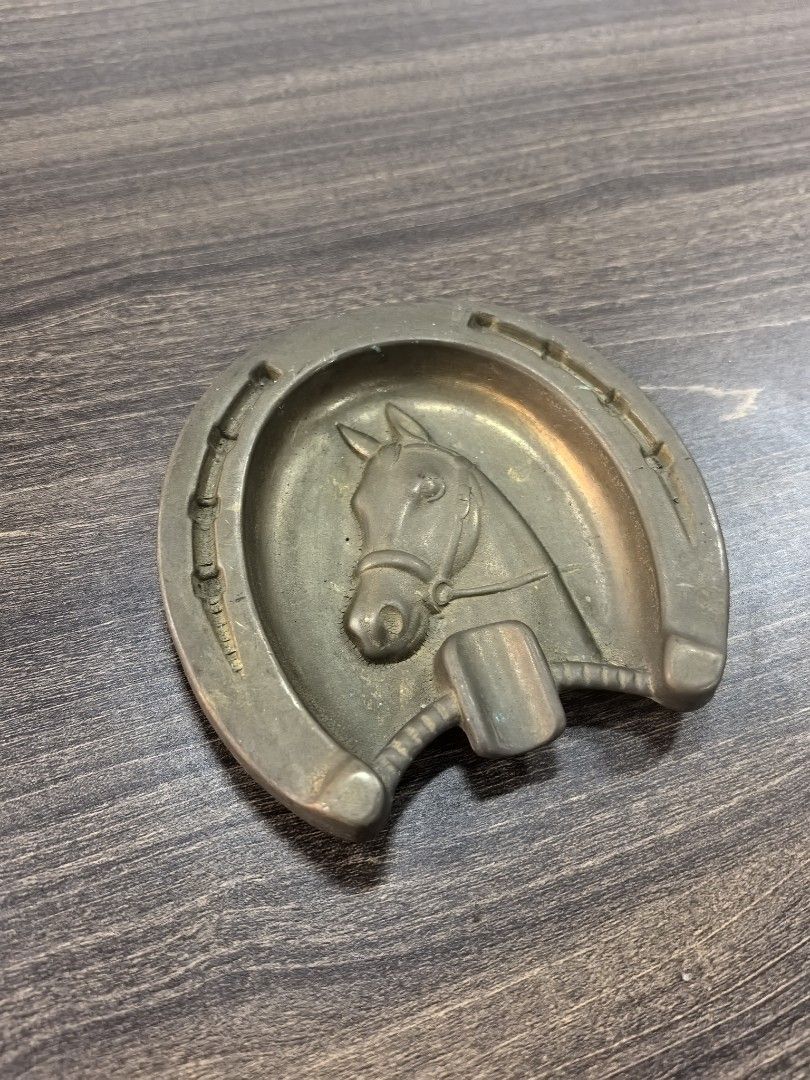 Antique Horseshoe Ashtray (Category: Vintage Collectibles) located in Quezon City. Submitted by vintagespektroom (Listing ID 1468903739, Image 3). Description: For sale Vintage Antique Horseshoe Ashtray Made of solid brass In good vintage condition 12cm x 12cm For inquiries, message or call me at 09171548596 Quezon City area Shipping at buyer's expense Mode of payment : Gcash/COD/Bank transfer For inquiries, message or call me at 09171548596 Quez