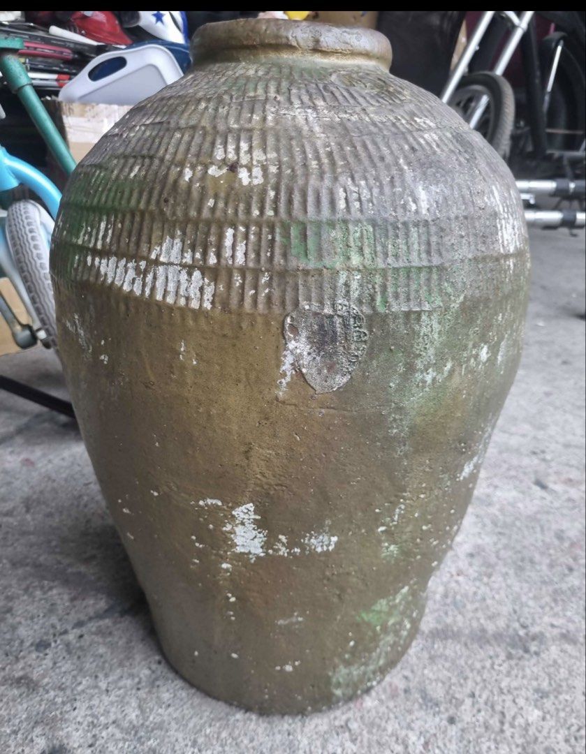 Antique Jar with Patina (Category: Everything Else Others) located in Calasiao. Submitted by maxwayne200413 (Listing ID 1468905806, Image 3). Description: onhand all goods from Japan .