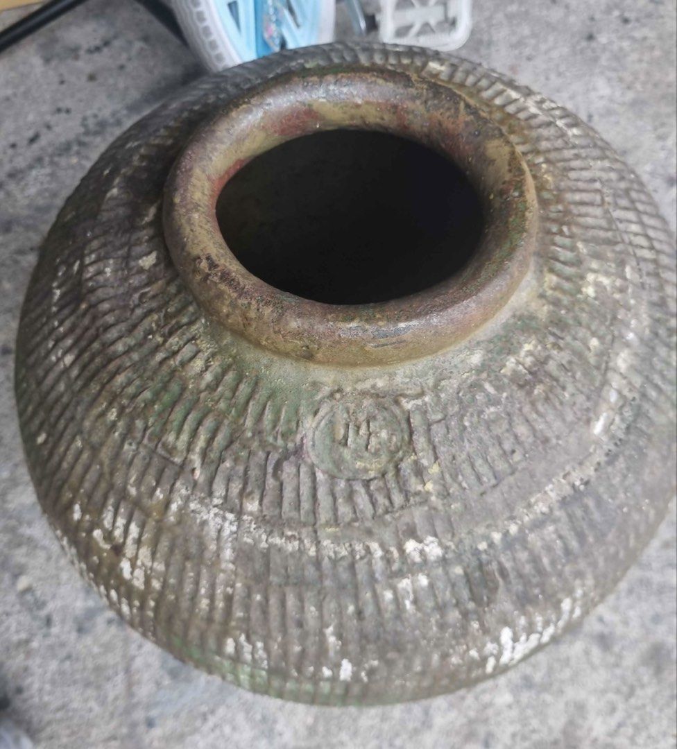 Antique Jar with Patina (Category: Everything Else Others) located in Calasiao. Submitted by maxwayne200413 (Listing ID 1468905806, Image 2). Description: onhand all goods from Japan .