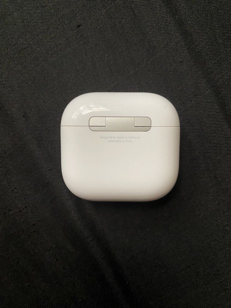 Apple AirPods 4 with ANC (Category: Earphones) located in Marikina City. Submitted by kwasones (Listing ID 1468741569, Image 2). Description: 4-month old Slightly used With active warranty.
