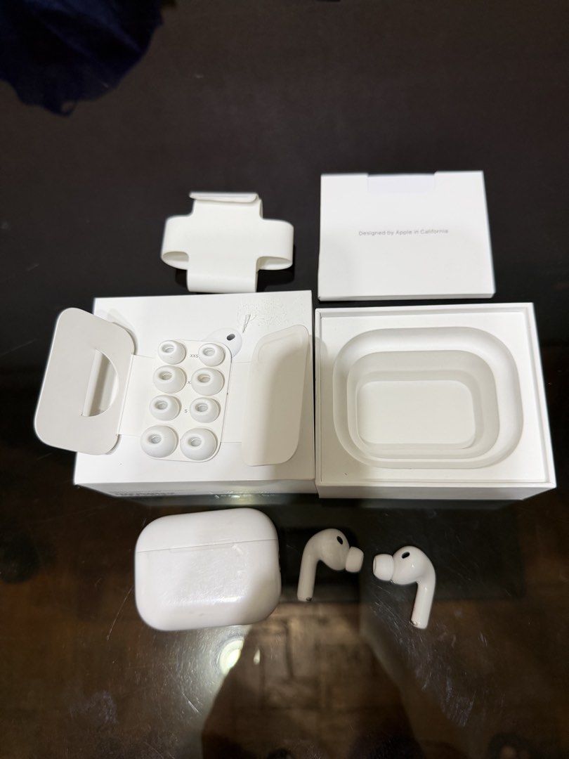 Apple Airpods Pro 3 Authentic with Receipt (Category: Headphones & Headsets) located in Caloocan City. Submitted by stuffie_galore (Listing ID 1468835100, Image 3). Description: Apple AirPods Pro 3, authentic. Complete with box, manual, eartips and receipt from Timeline SM Baliwag. Warranty until April 17, 2027. Pickup at Malabon City near Monumento Caloocan..
