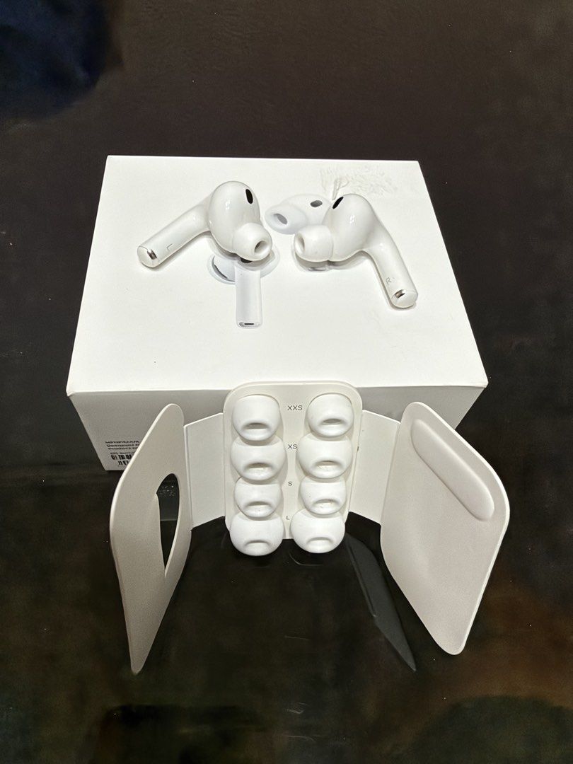 Apple Airpods Pro 3 Authentic with Receipt (Category: Headphones & Headsets) located in Caloocan City. Submitted by stuffie_galore (Listing ID 1468835100, Image 2). Description: Apple AirPods Pro 3, authentic. Complete with box, manual, eartips and receipt from Timeline SM Baliwag. Warranty until April 17, 2027. Pickup at Malabon City near Monumento Caloocan..
