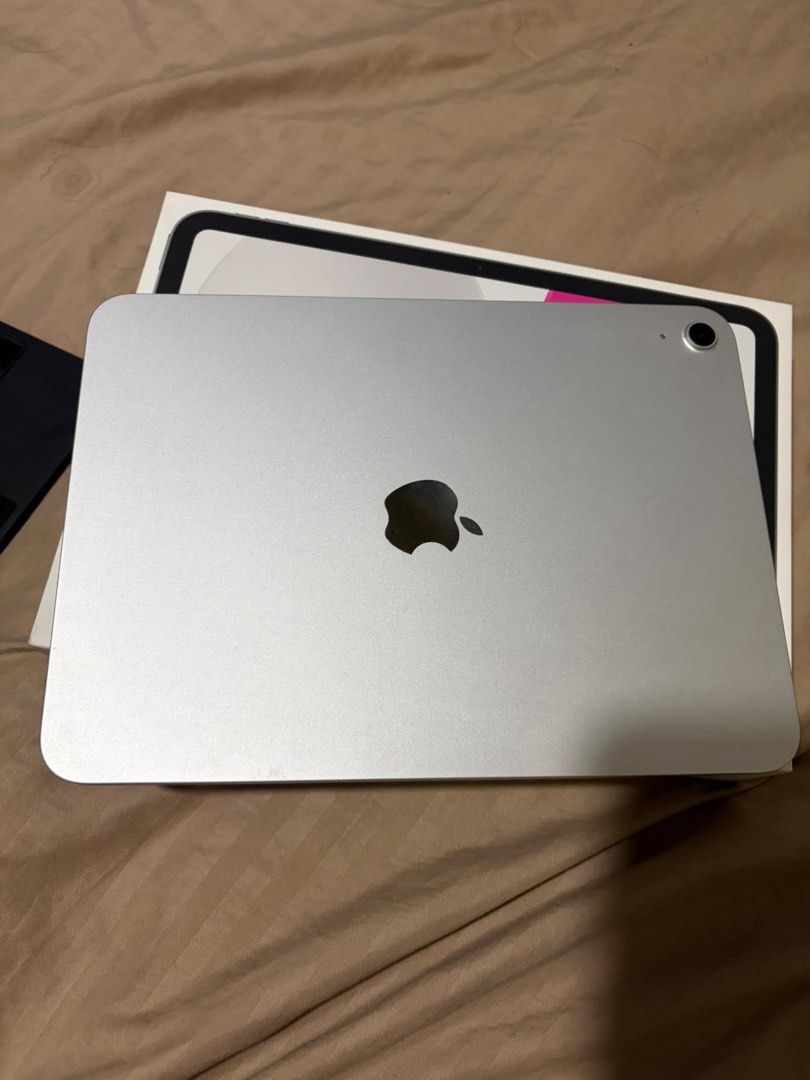 Apple iPad A16 128GB + Free Keyboard Case (Category: iPad) located in Manila. Submitted by christine003 (Listing ID 1468893767, Image 2). Description: FOR SALE: iPad A16 128GB + Free Keyboard Case ✨ Model: iPad A16 Storage: 128GB Battery Health: Normal Maximum Capacity: 91% Cycle Count: 159 Fully functional and well taken care of No known issues Warranty: Expired 📦 Inclusions: * iPad A16 * Original cord (no adaptor though) * Third-party keyboard