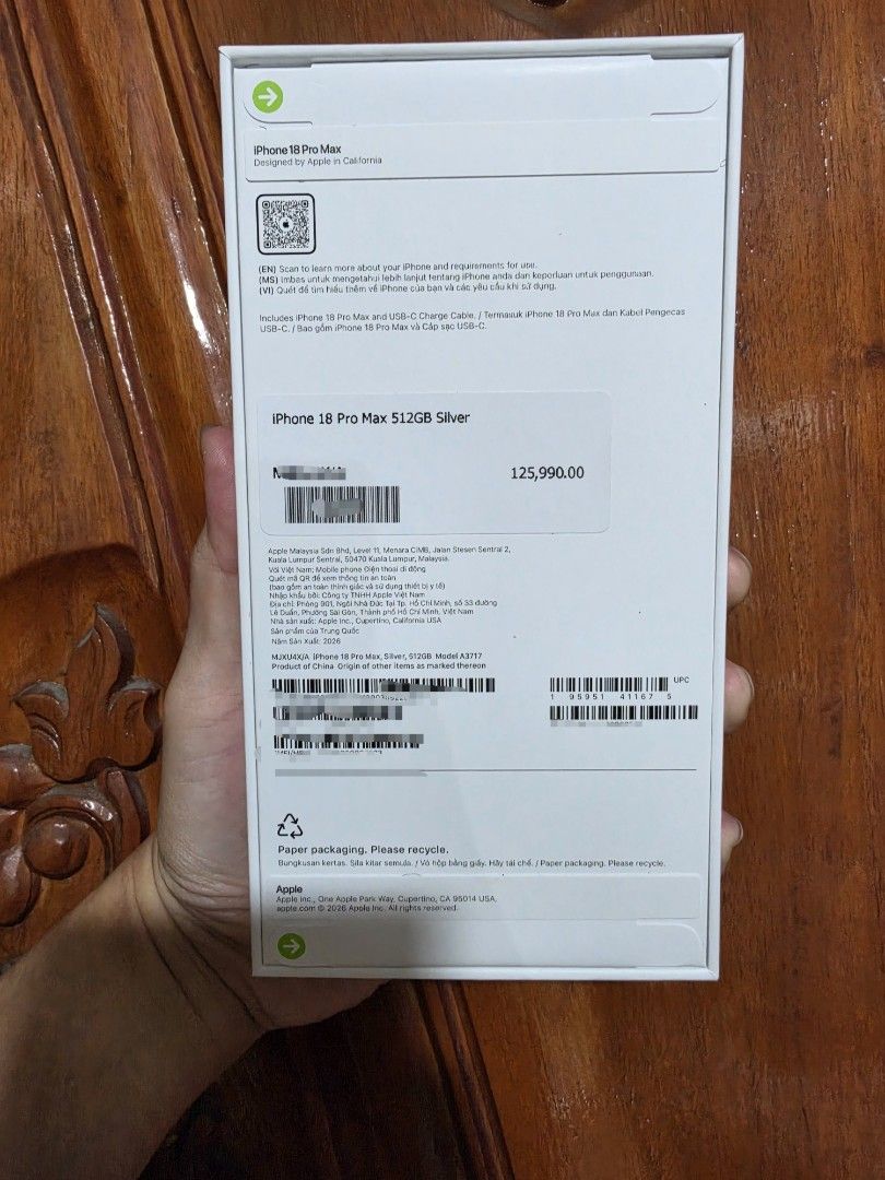 Apple iPhone 18 Pro Max 512GB Silver (Category: iPhone 18 Series) located in Valenzuela. Submitted by heatnotburn (Listing ID 1468876409, Image 2). Description: - Model: Apple iPhone 18 Pro Max (Model A3717) - Storage: 512GB - Color: Silver - Condition: Brand new, factory-sealed, unopened retail box - Inclusions: USB-C charge cable inside - With Receipt & Mobile Care.