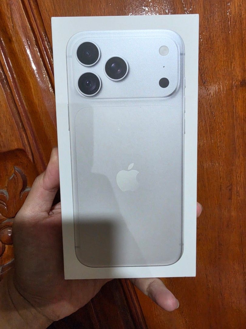 Apple iPhone 18 Pro Max 512GB Silver (Category: iPhone 18 Series) located in Valenzuela. Submitted by heatnotburn (Listing ID 1468876409, Image 1). Description: - Model: Apple iPhone 18 Pro Max (Model A3717) - Storage: 512GB - Color: Silver - Condition: Brand new, factory-sealed, unopened retail box - Inclusions: USB-C charge cable inside - With Receipt & Mobile Care.