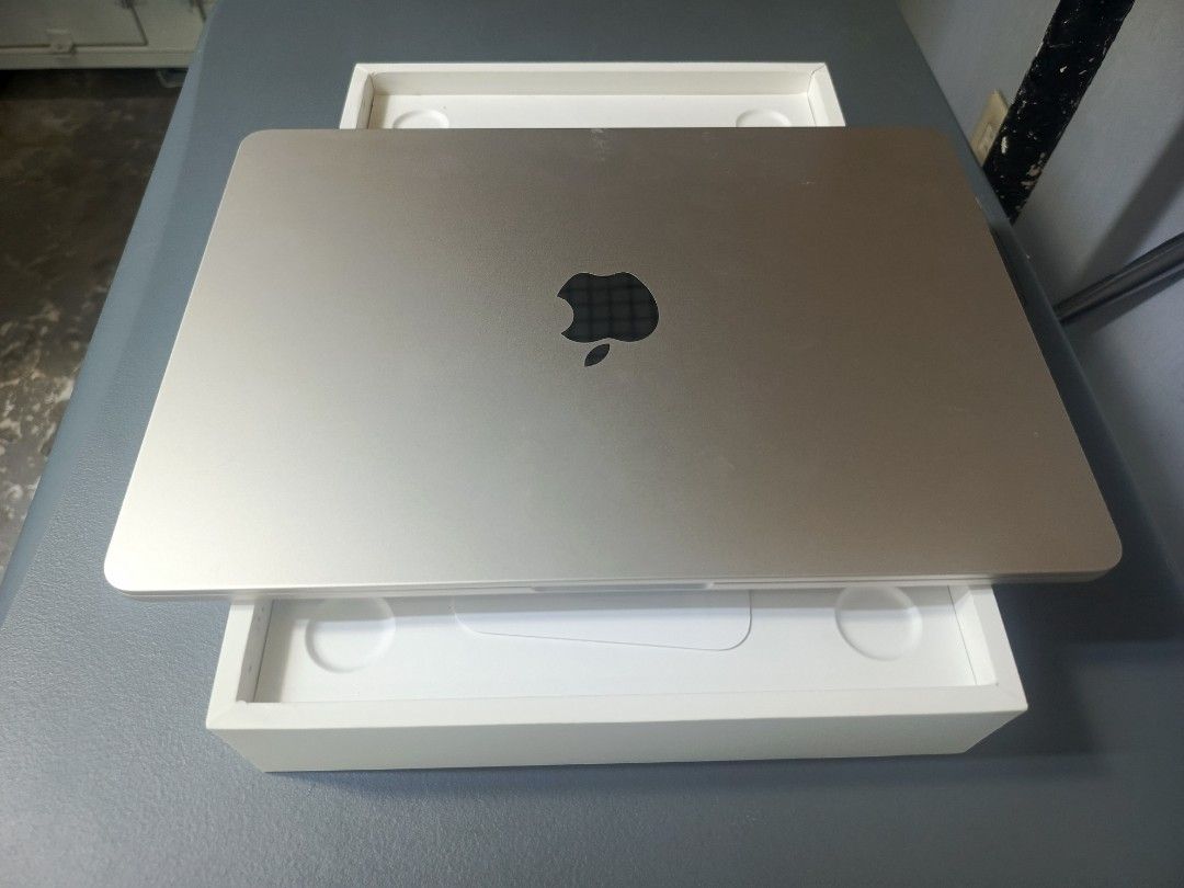 Apple MacBook Air (Category: Laptops & Notebooks) located in Manila. Submitted by norodinamr15076 (Listing ID 1468822224, Image 1). Description: - Model: Apple MacBook Air M4 (starlight) Chip Apple M4 16 GB ram 256 SSD - Inclusions: Original white box included - Condition: Clean screen with notch, standard keyboard layout, and responsive glass trackpad - Performance: OS is active, updated, and running smoothly - Battery & Storage: Stats are viewa