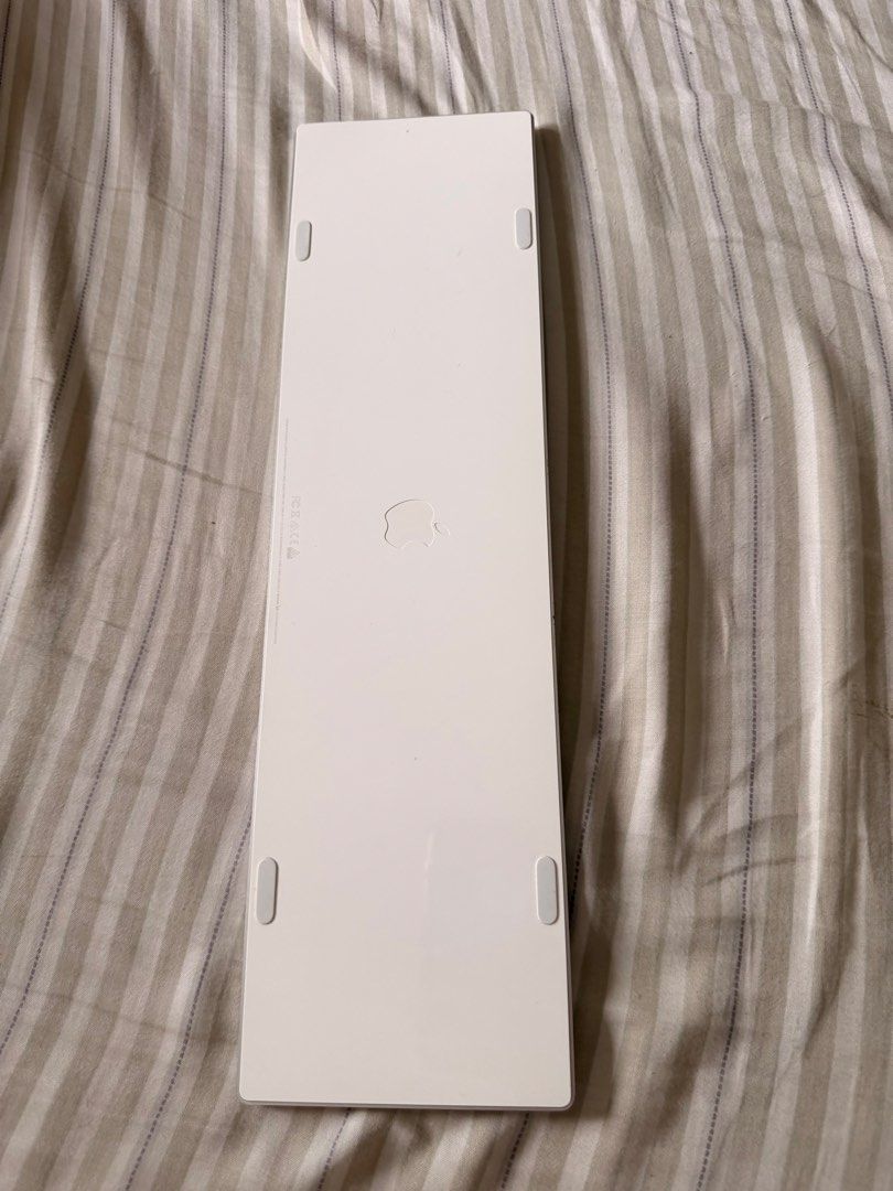 Apple Magic Keyboard with Numeric Keypad (Category: Computer Keyboard) located in Makati City. Submitted by rain3dr0ps (Listing ID 1468731883, Image 2). Description: For sale Apple wireless keyboard Ships from makati Flaw: see picture (edge) Unit is working fine except for physical flaw Payment via BPI or Gcash Buyer will shoulder shipping.