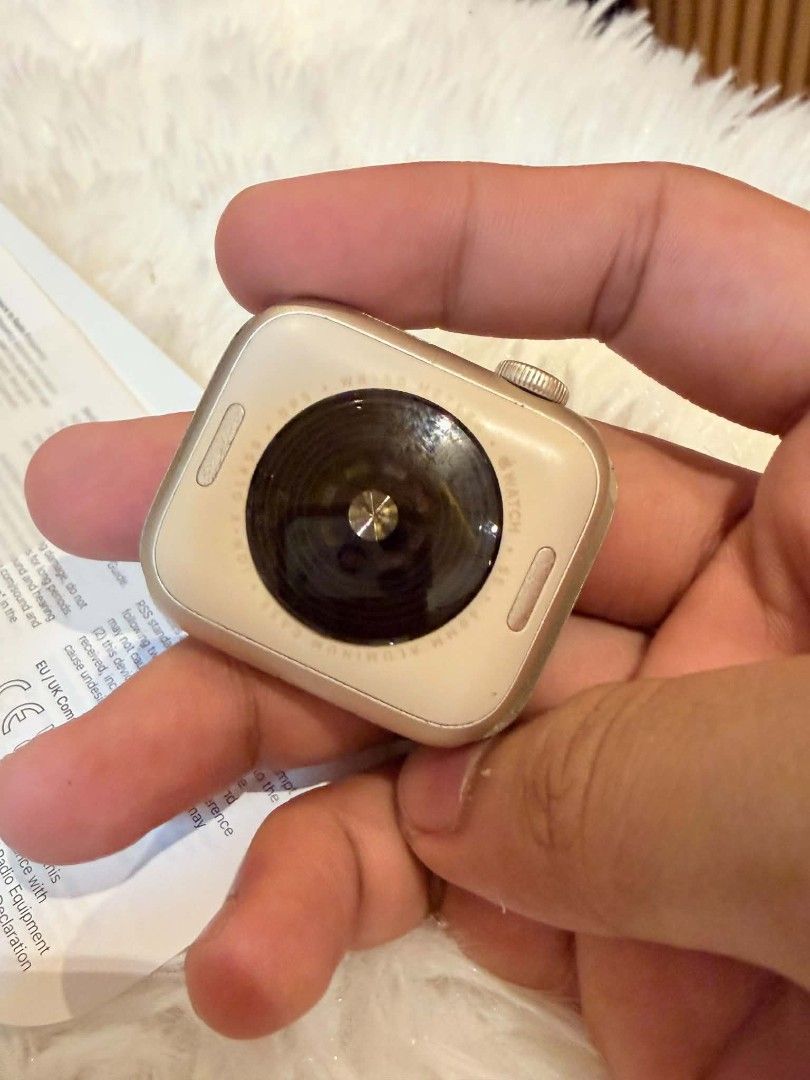 Apple Watch SE (2nd Gen) (Category: Wearables & Smart Watches) located in Caloocan City. Submitted by purewolf.96db68 (Listing ID 1468850928, Image 2). Description: 🛒 FOR SALE: Apple Watch SE (2nd Gen) ✨ 📋 Details: - ✅ Model: Apple Watch SE (2nd Generation) • 40mm / 44mm - ✅ Color: Starlight - ✅ Complete in Box — original box, manuals, original charger - ✅ Included: Original band + FREE metal strap 🎁 - ✅ Condition: Excellent working condition 
