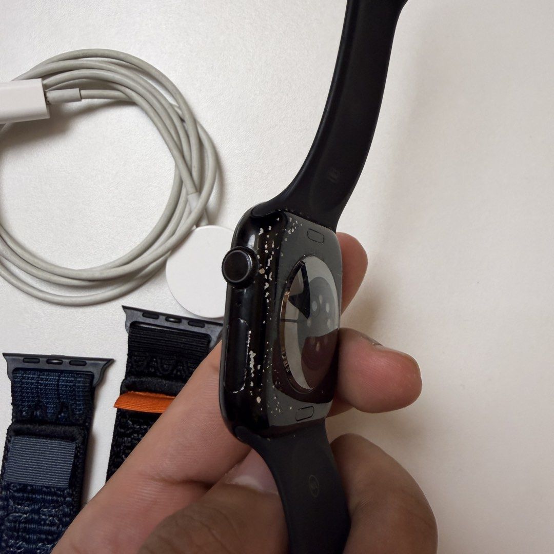 Apple watch series 10 46mm (Category: Wearables & Smart Watches) located in Baguio. Submitted by jezrelltangey (Listing ID 1468837185, Image 3). Description: Apple watch series 10 Space black 46mm comes with 2 NEW strap and charging chord 10k nego Baguio city Area Issue: paint chips normal sa black RFS: di ko mamaximize.