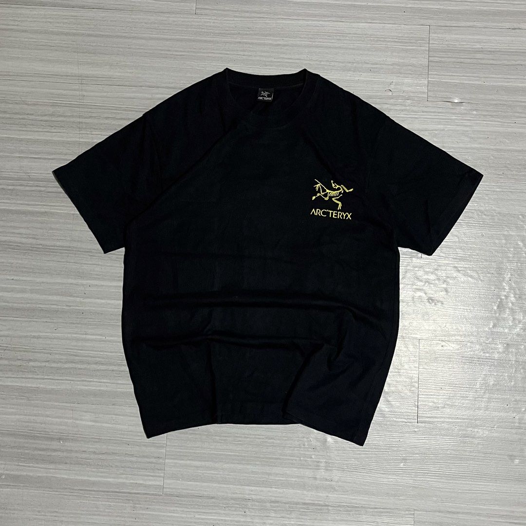 ARC TERYX (Category: Tshirts & Polo Shirts ) located in Iloilo. Submitted by thrift2cali (Listing ID 1468721212, Image 2). Description: ITEM NAME: ARĆ TERÝX DIMES: 21 / 28 SIZE: LARGE CONDITION: LIKE NEW ISSUE: NEEDS WASH LIGHT DOT STAIN COLOR RATE: 10 / 10 COLOR MAY VARY DUE TO LIGHTING - ADD SF OUTSIDE ILL CITY!.