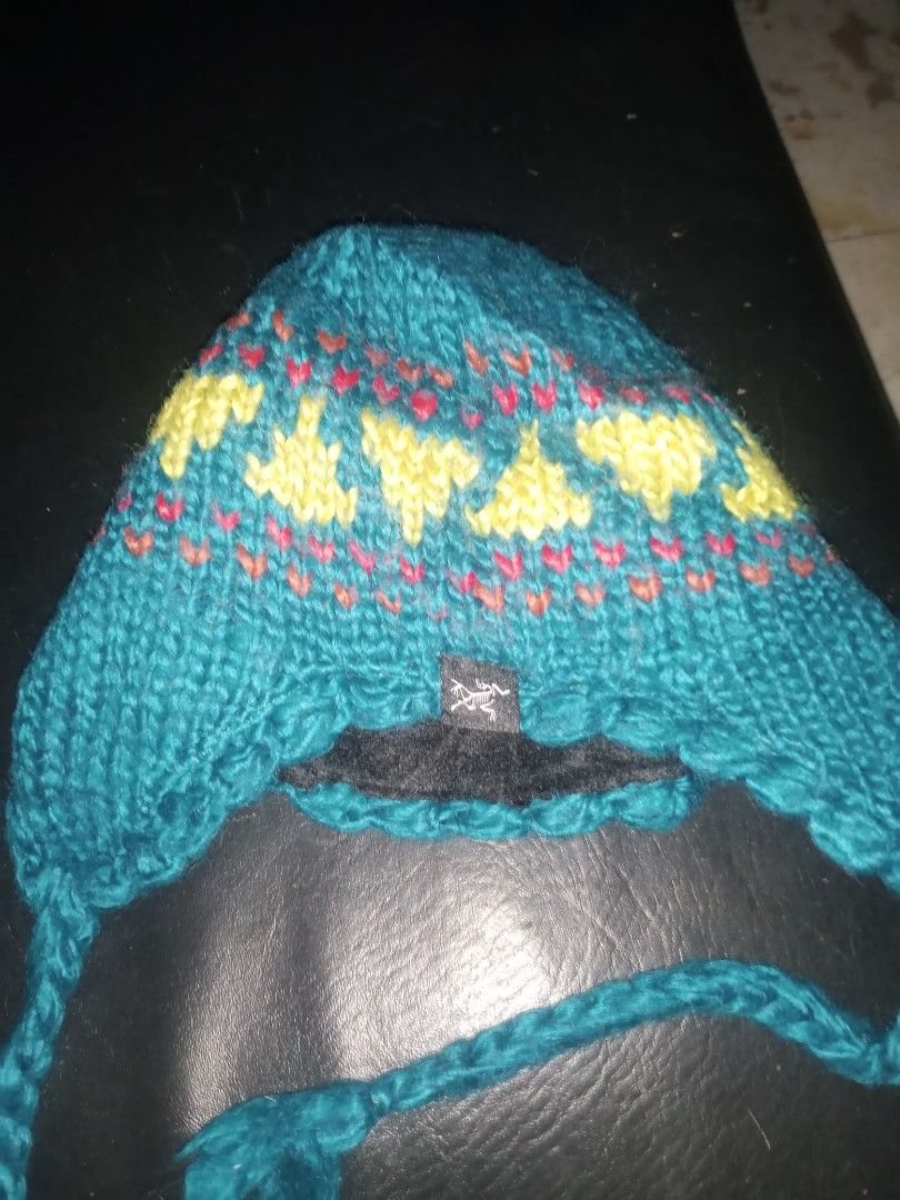 Arc'teryx Contrail Toque Ear flap beanie (Category: Hiking & Camping) located in Dasmarinas. Submitted by francoprancisco (Listing ID 1468853351, Image 3). Description: Arc'teryx Contrail Toque Ear flap beanie One size fits all Legit. excellent no flaws. 780 plus sfee.