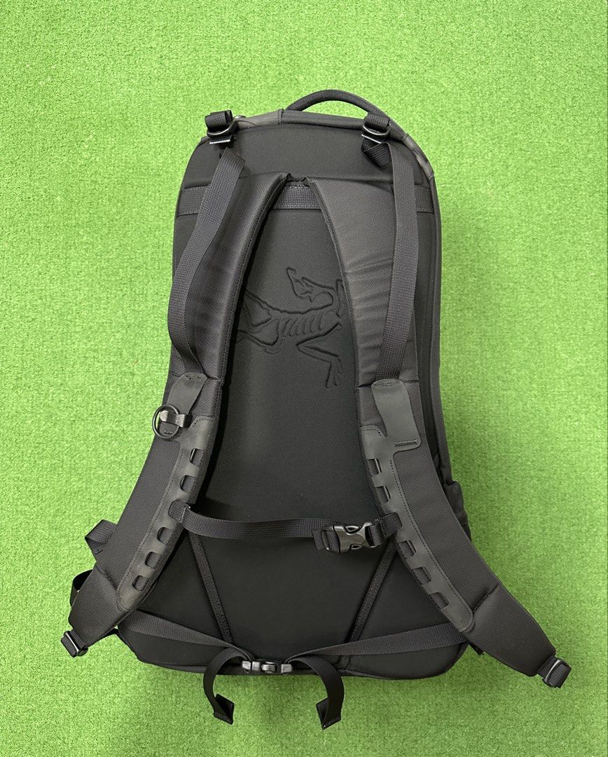 Arc'teryx Embroi. Logo ARRO 22 Backpack Bag (Category: Backpacks) located in San Fernando. Submitted by jazzclosetest2018 (Listing ID 1468807351, Image 3). Description: My Location: San Fernando, Pampanga📍 Payment 1st Transaction! Arc'teryx Embroi. Logo ARRO 22 Backpack Bag (22Liters) Size: Medium Dims.: L22"* W13" (more or less) Excellent Condition Serial# code: 24016-132969-10/21 Legit/Authentic ₱ 299.00 + SF.
