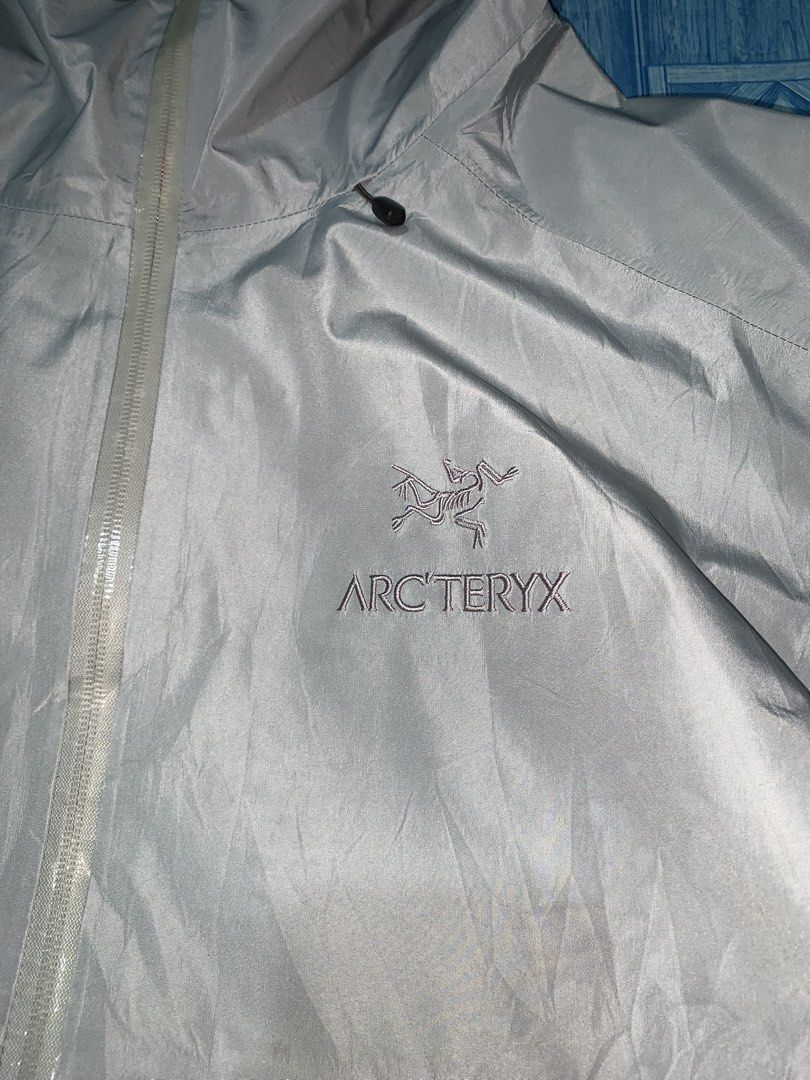 Arcteryx gortex jackey (Category: Travel Essentials & Accessories) located in Cebu City. Submitted by head.ace1993 (Listing ID 1468780349, Image 2). Description: Dimes: 23 width 27 frnt-30 back length Colorate 9.5/10 .