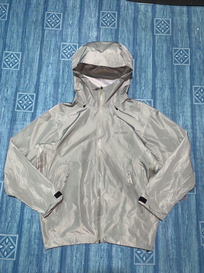 Arcteryx gortex jackey (Category: Travel Essentials & Accessories) located in Cebu City. Submitted by head.ace1993 (Listing ID 1468780349, Image 1). Description: Dimes: 23 width 27 frnt-30 back length Colorate 9.5/10 .