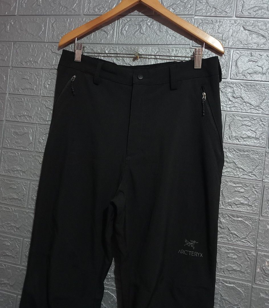 Arcteryx Windstopper Pants (Category: Activewear) located in Manila. Submitted by mariacafra0420 (Listing ID 1468726745, Image 2). Description: Arcteryx Windstopper Pants 🏷️ Size medium Waist 32-34 Lenght 40 No issue 1200 📌 Meet-up / Lalamove ✅ Add sf pag malayo ✅ Gcash payment ✅ J&T courier ✅ No COD / COP ❎ Cabuyao laguna location Dm 📩.