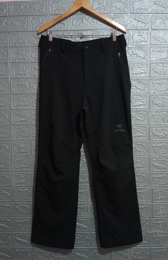 Arcteryx Windstopper Pants (Category: Activewear) located in Manila. Submitted by mariacafra0420 (Listing ID 1468726745, Image 1). Description: Arcteryx Windstopper Pants 🏷️ Size medium Waist 32-34 Lenght 40 No issue 1200 📌 Meet-up / Lalamove ✅ Add sf pag malayo ✅ Gcash payment ✅ J&T courier ✅ No COD / COP ❎ Cabuyao laguna location Dm 📩.