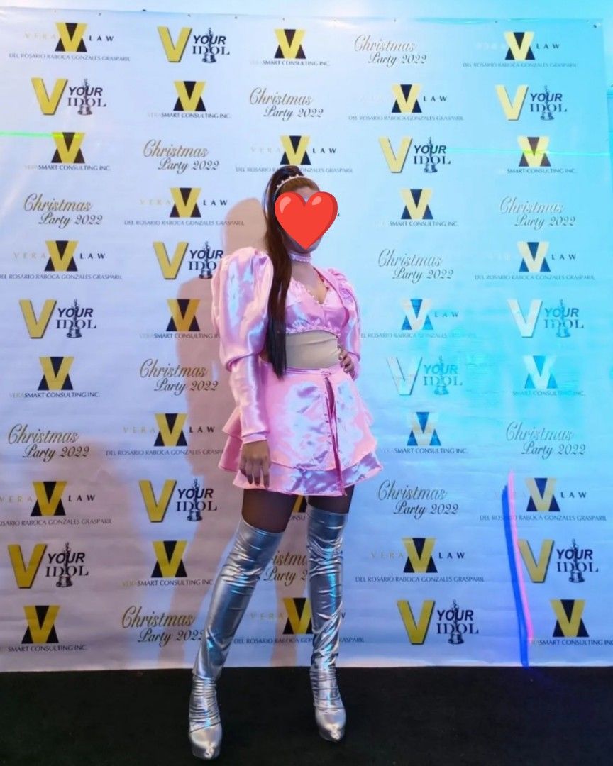 Ariana Grande Costume (Category: Sets or Coordinates) located in Manila. Submitted by preloved_by_aly (Listing ID 1468729864, Image 2). Description: FOR RENT ONLY ❗ Ariana Grande Costume (Sweetener Tour) Inclusions: •Pink Bra •Silver short •Pink Bolero •Pink Wrap Skirt •Silver High Socks •Choker •Headband •Hair Extensions (Pony tail).