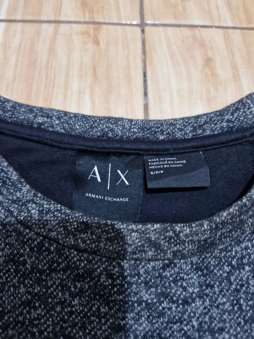 Armani Exchange (Category: Coats, Jackets and Outerwear) located in Antipolo. Submitted by kentoy6666 (Listing ID 1468902224, Image 3). Description: .