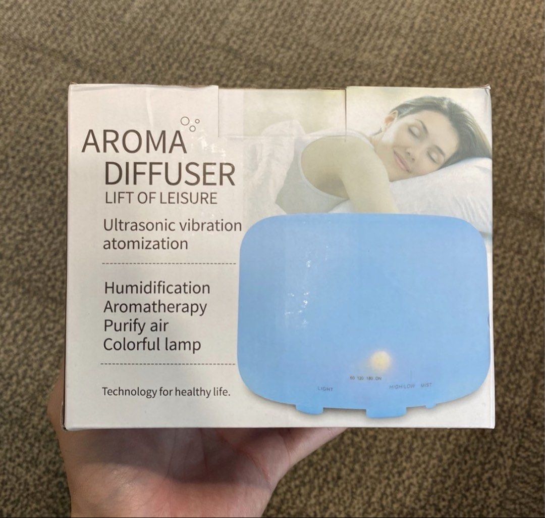 Aroma diffuser (Category: Home Fragrance) located in Singapore. Submitted by oddseller (Listing ID 1468838009, Image 1). Description: Got as a gift, looking for quick sale .